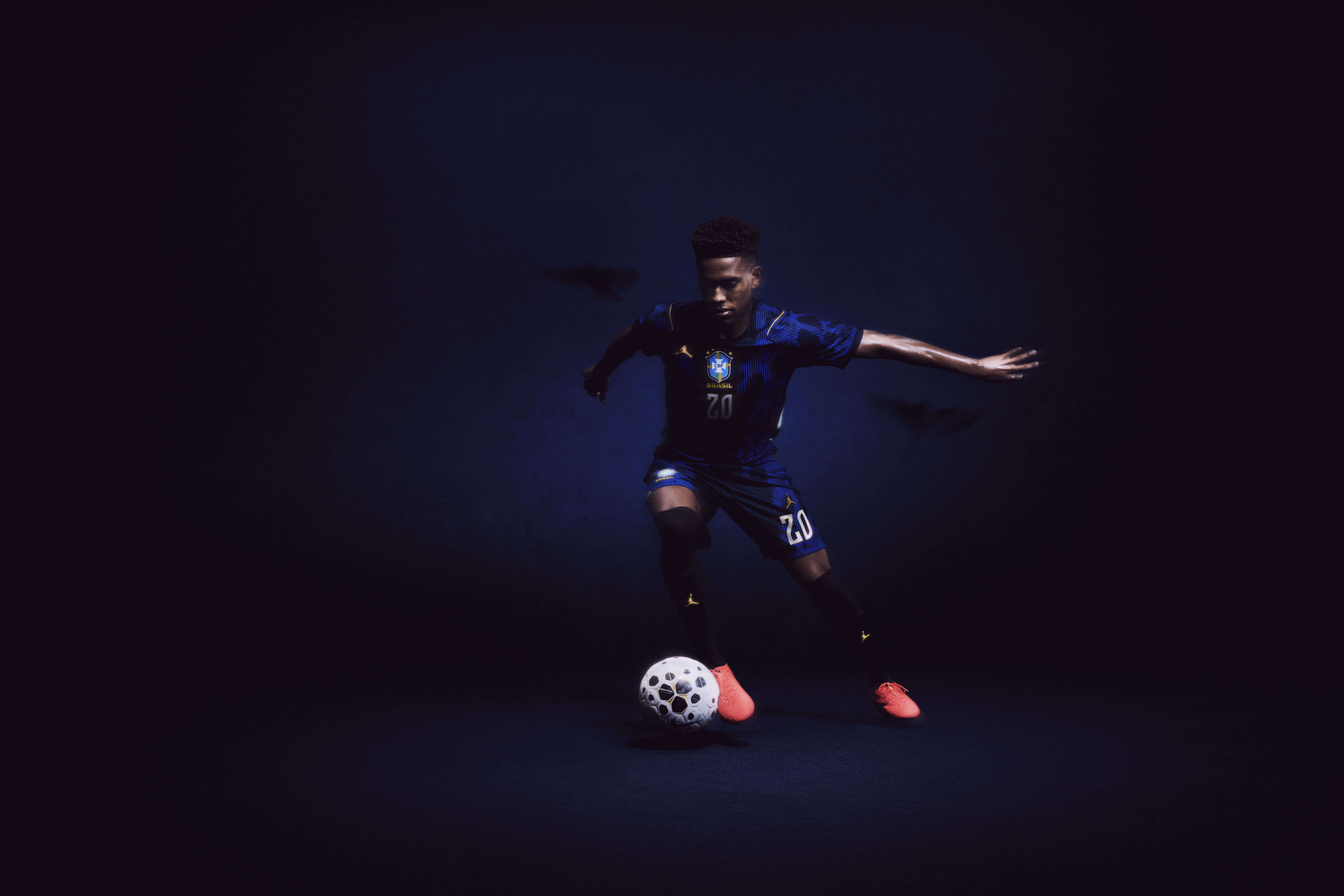 Estêvão avec le maillot extérieur Brésil Jordan