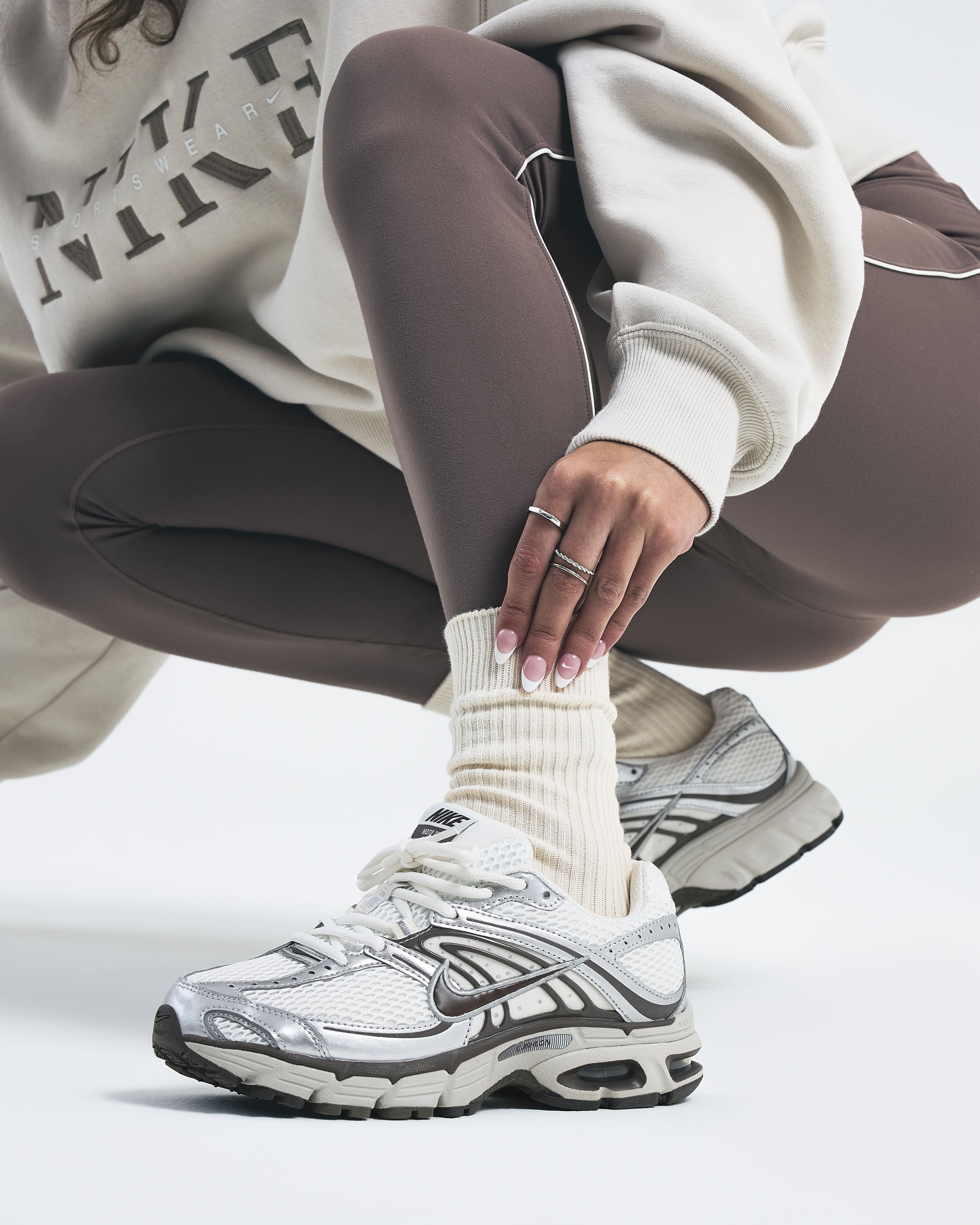 Nike Air Max Moto 2K dans un coloris plus doux et féminin